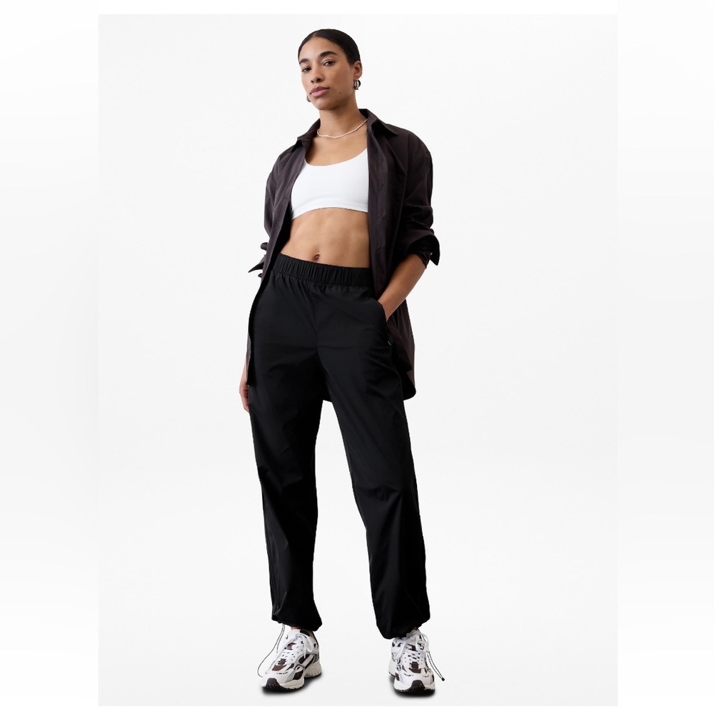 Athleta Rise Pantaloon Black Pants sz MT